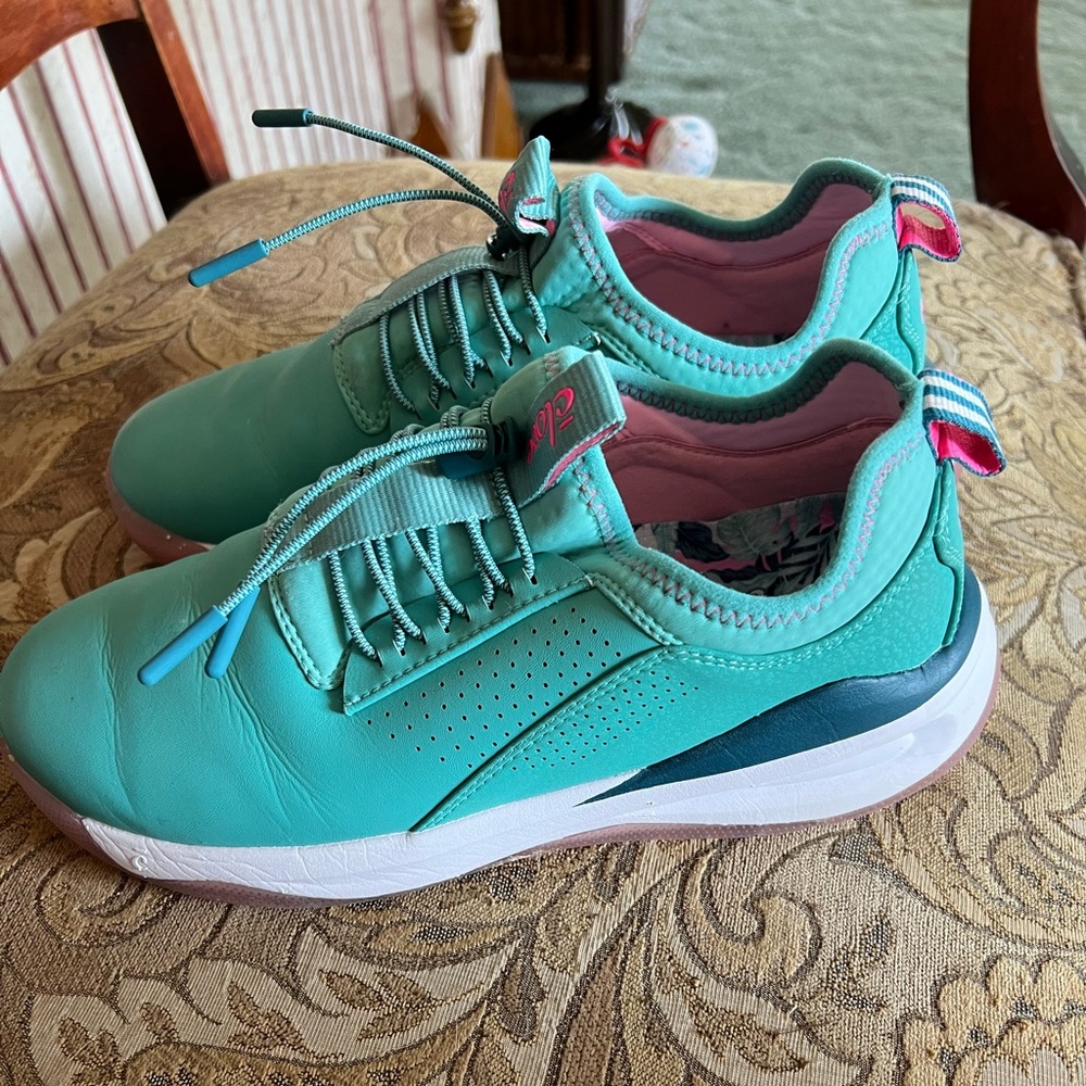 Clove professional shoe